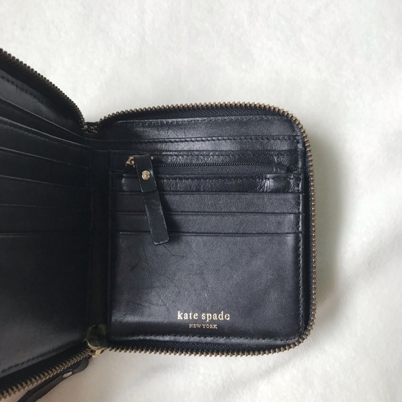 Kate Spade Wallet - Picture 3 of 8